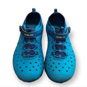 Stride rite Made 2 Play shoes